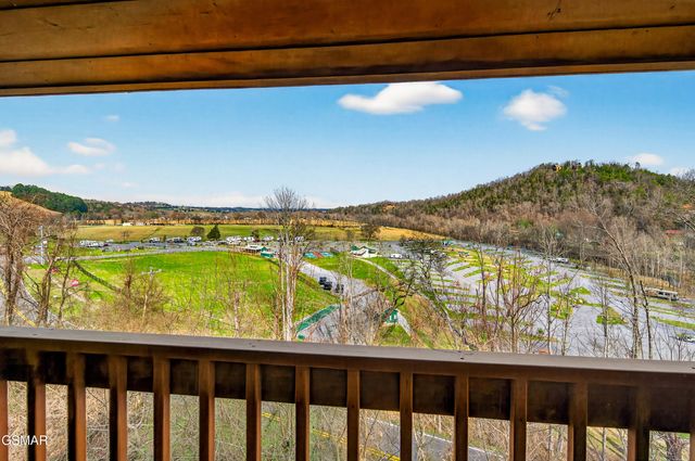 2613 Willow Heights Way, Sevierville, TN 37876