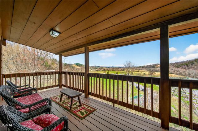2613 Willow Heights Way, Sevierville, TN 37876