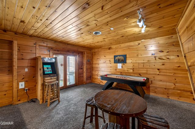 2613 Willow Heights Way, Sevierville, TN 37876