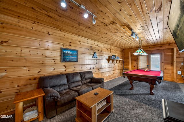 2613 Willow Heights Way, Sevierville, TN 37876