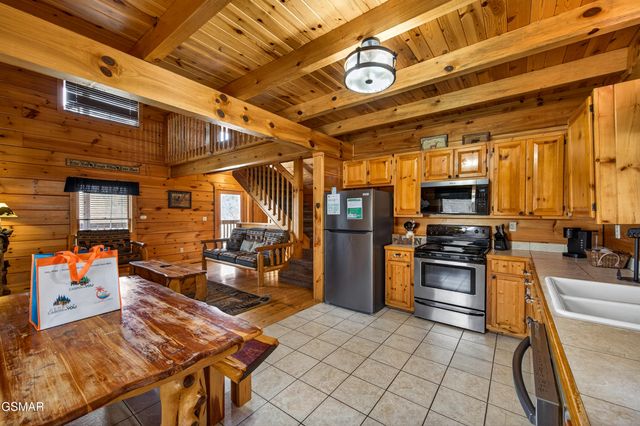 2613 Willow Heights Way, Sevierville, TN 37876