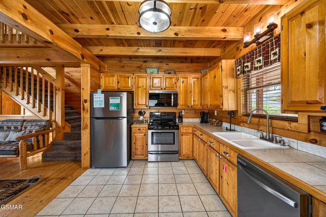 2613 Willow Heights Way, Sevierville, TN 37876