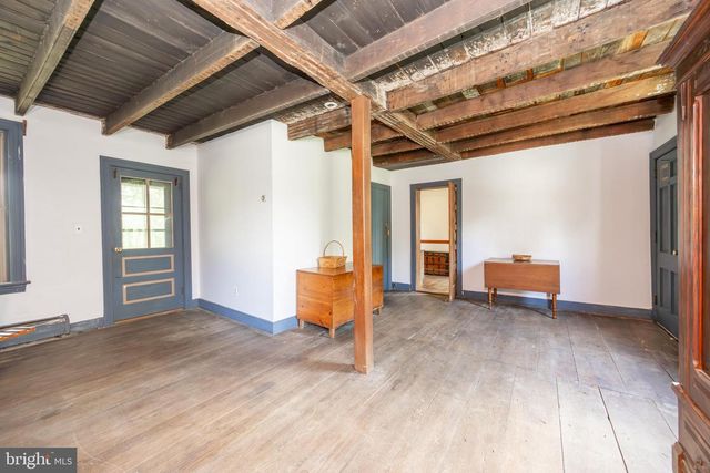 1011 STATE RD, Lincoln University, PA 19352