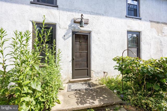 1011 STATE RD, Lincoln University, PA 19352