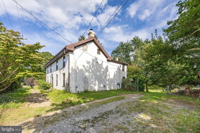 1011 STATE RD, Lincoln University, PA 19352