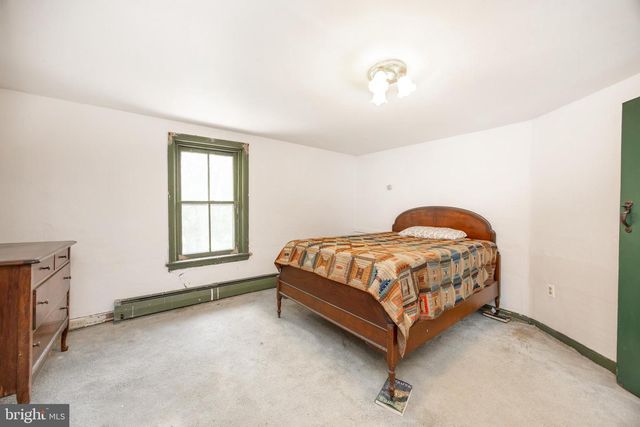 1011 STATE RD, Lincoln University, PA 19352