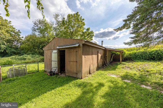 1011 STATE RD, Lincoln University, PA 19352