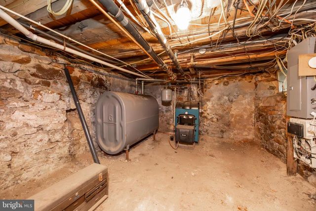 1011 STATE RD, Lincoln University, PA 19352