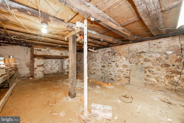 1011 STATE RD, Lincoln University, PA 19352