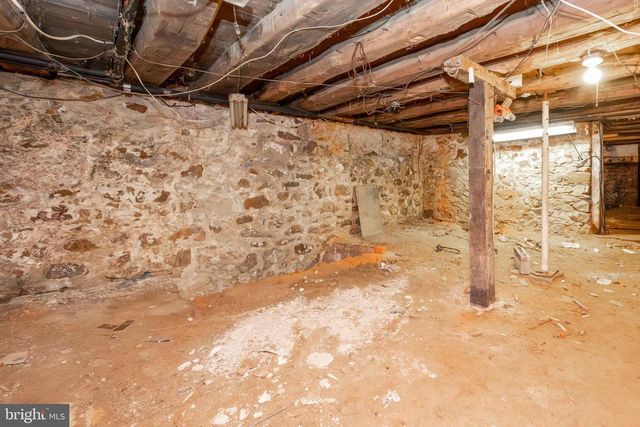 1011 STATE RD, Lincoln University, PA 19352