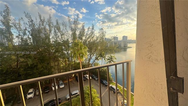 18151 NE 31st Ct 707, Aventura, FL 33160