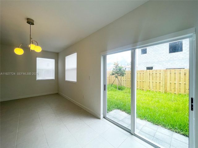 2603 SE 11th St 2603, Homestead, FL 33035