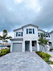 2603 SE 11th St 2603, Homestead, FL 33035