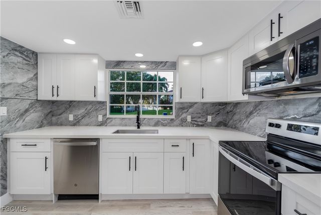 14513 Riverside DR, Fort Myers, FL 33905