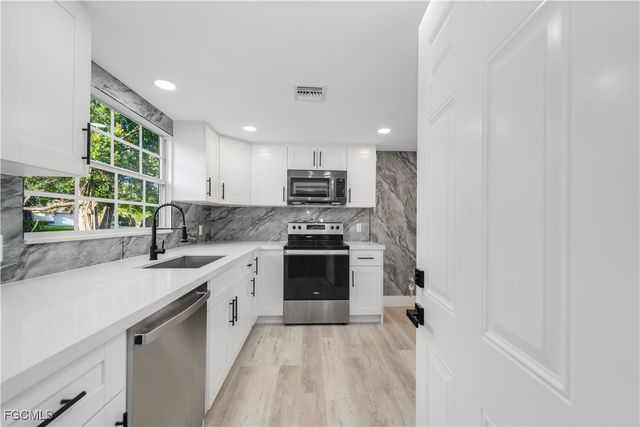 14513 Riverside DR, Fort Myers, FL 33905