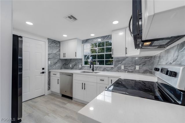 14513 Riverside DR, Fort Myers, FL 33905