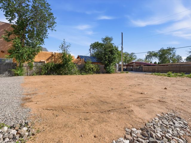 813 Baca Street, Santa Fe, NM 87505