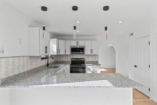 6620 Deer Bluff Drive, Dayton, OH 45424