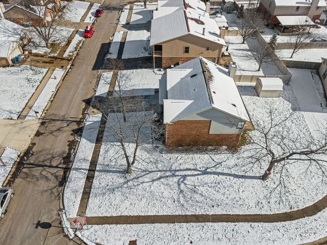 6620 Deer Bluff Drive, Dayton, OH 45424