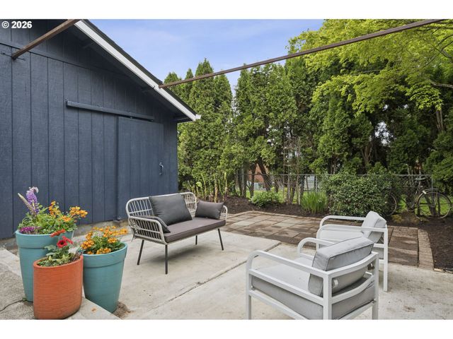 2853 Ne 77TH Pl, Portland, OR 97213