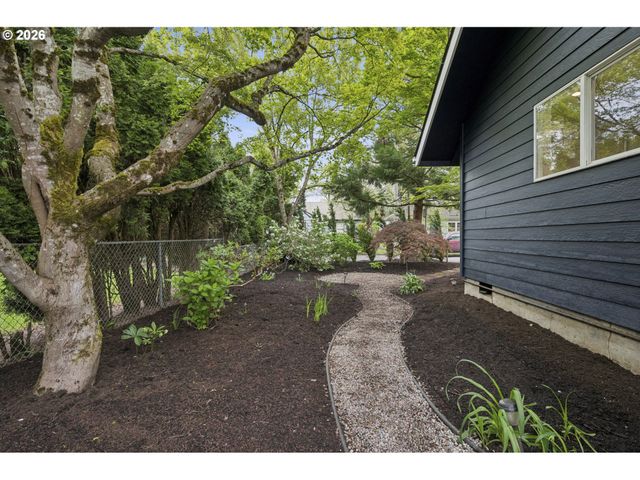 2853 Ne 77TH Pl, Portland, OR 97213