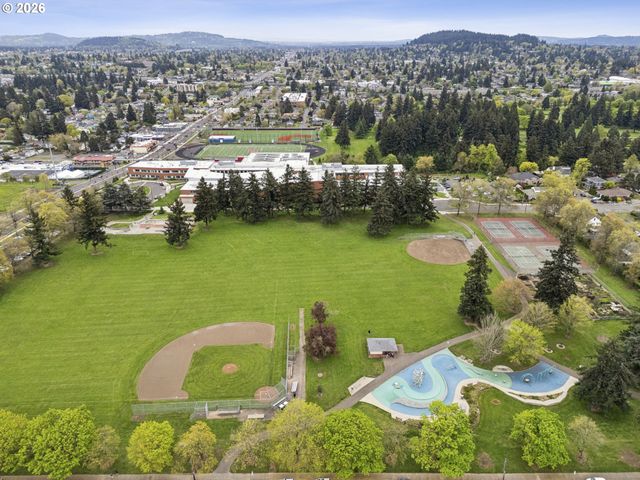 2853 Ne 77TH Pl, Portland, OR 97213