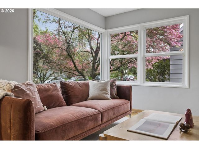 2853 Ne 77TH Pl, Portland, OR 97213