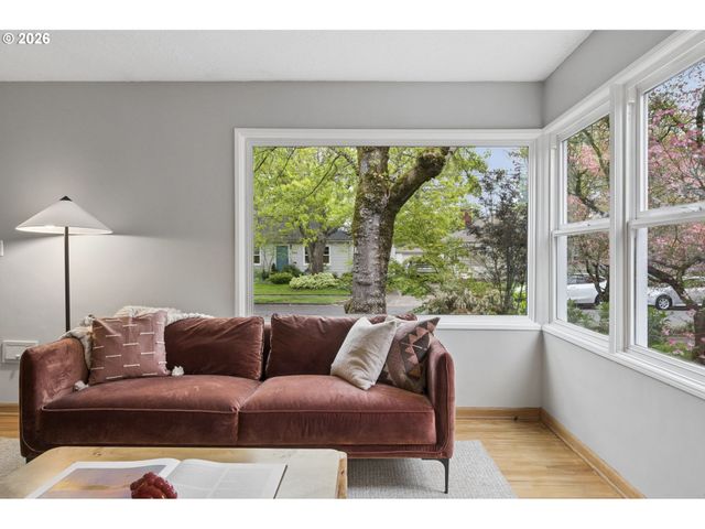 2853 Ne 77TH Pl, Portland, OR 97213