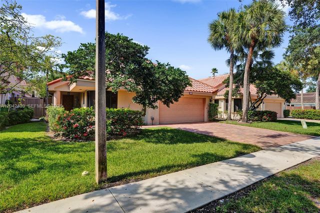 9355 NW 18th Place, Plantation, FL 33322
