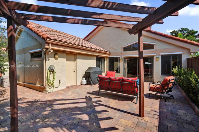 9355 NW 18th Place, Plantation, FL 33322