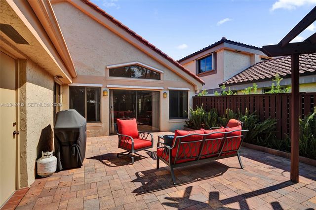 9355 NW 18th Place, Plantation, FL 33322