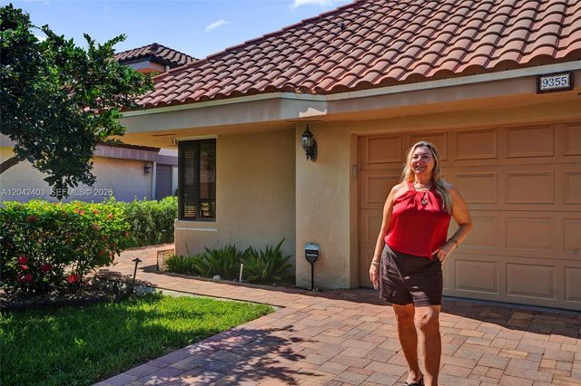 9355 NW 18th Place, Plantation, FL 33322