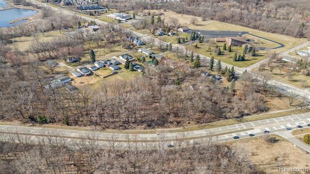 405 W Walton Boulevard, Pontiac, MI 48340