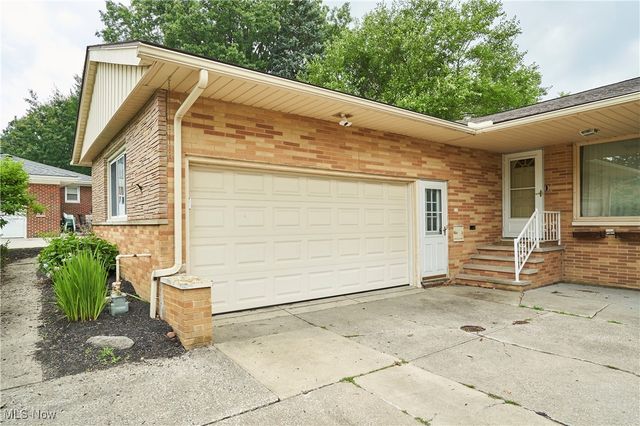 5552 Briarcliff Drive, Garfield Heights, OH 44125