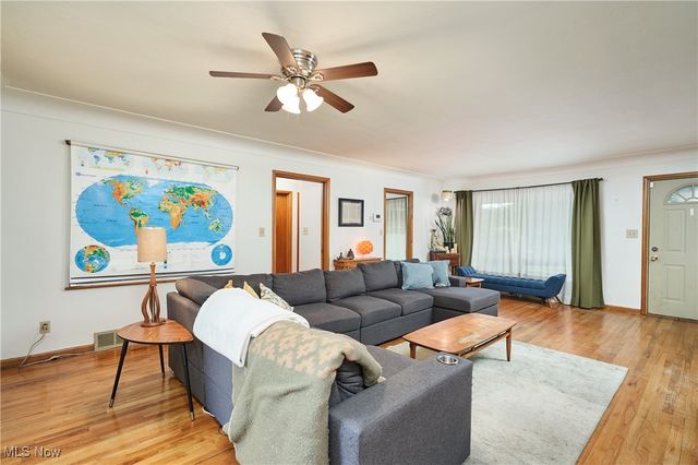 5552 Briarcliff Drive, Garfield Heights, OH 44125