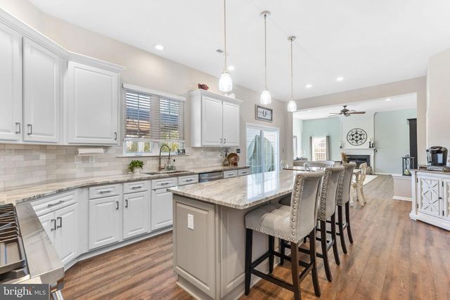 212 EAGLE GLEN DR, Coatesville, PA 19320