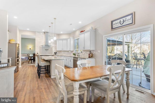 212 EAGLE GLEN DR, Coatesville, PA 19320