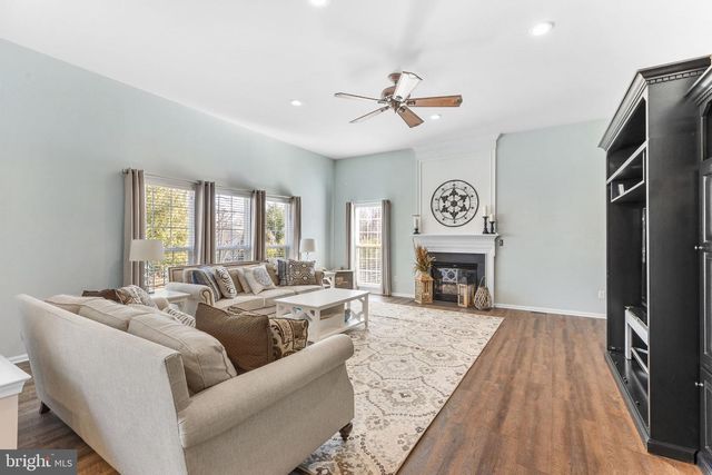 212 EAGLE GLEN DR, Coatesville, PA 19320