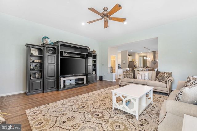 212 EAGLE GLEN DR, Coatesville, PA 19320