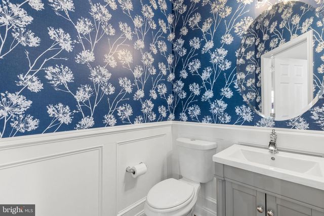 212 EAGLE GLEN DR, Coatesville, PA 19320