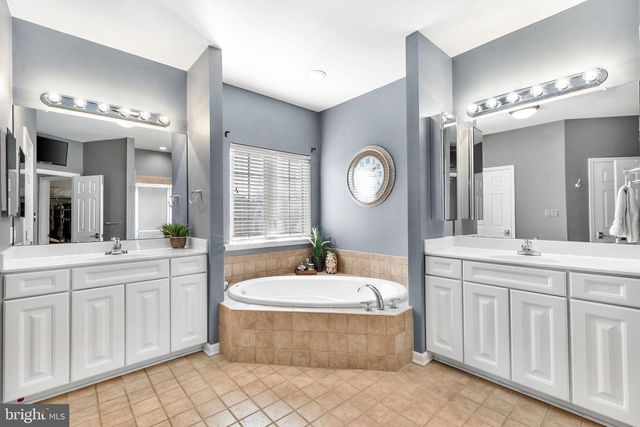212 EAGLE GLEN DR, Coatesville, PA 19320