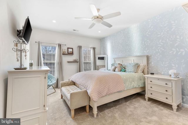 212 EAGLE GLEN DR, Coatesville, PA 19320