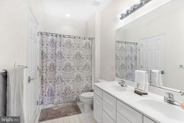 212 EAGLE GLEN DR, Coatesville, PA 19320