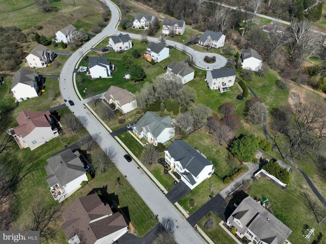 212 EAGLE GLEN DR, Coatesville, PA 19320