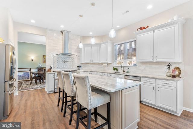 212 EAGLE GLEN DR, Coatesville, PA 19320