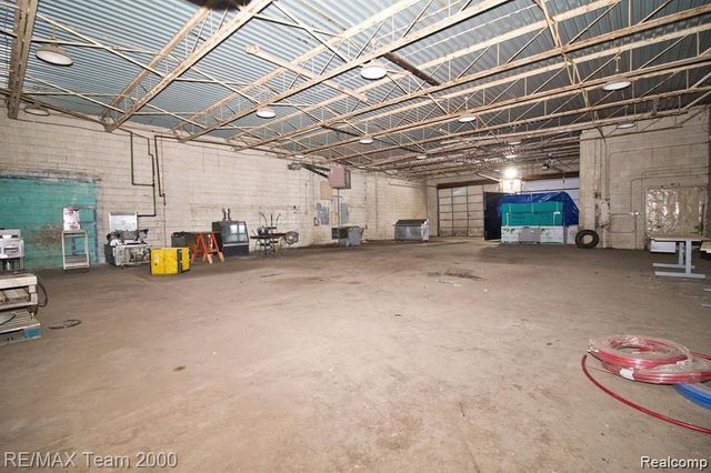 8401 W Chicago, Detroit, MI 48204