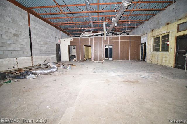 8401 W Chicago, Detroit, MI 48204