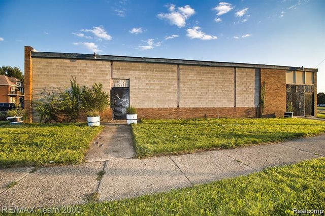 8401 W Chicago, Detroit, MI 48204