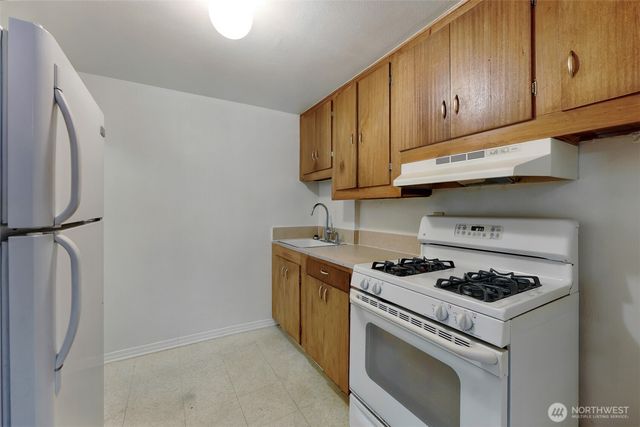 4815 S Holly Street, Seattle, WA 98118