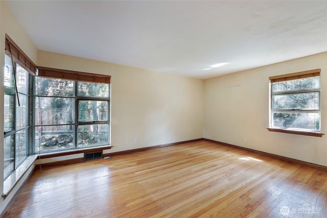 4815 S Holly Street, Seattle, WA 98118